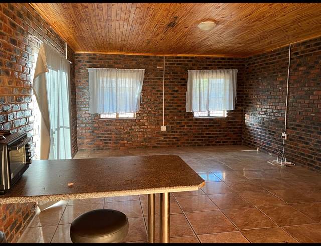 7 BEDROOM HOUSE FOR SALE IN DIBENG